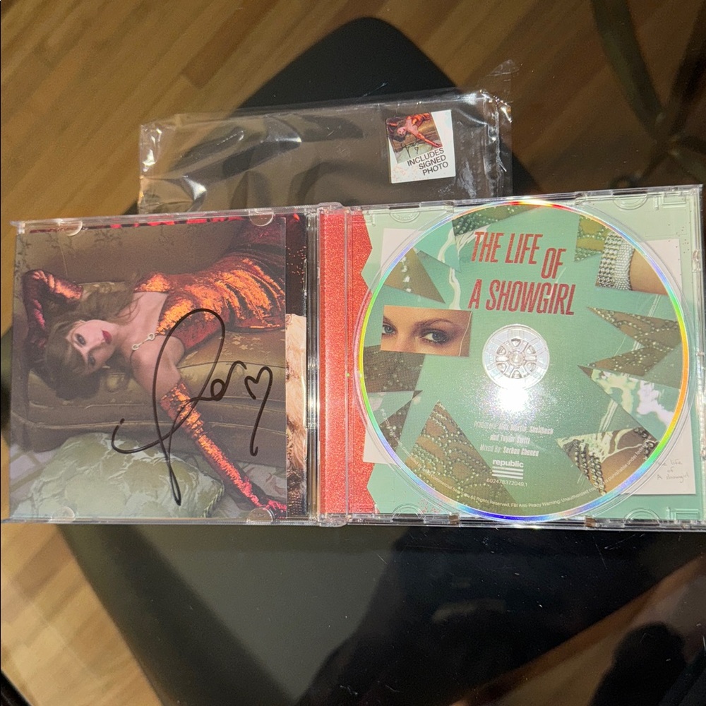 The Life Of A Showgirl w/ hand signed photo #2 🧡 Taylor Swift 💚